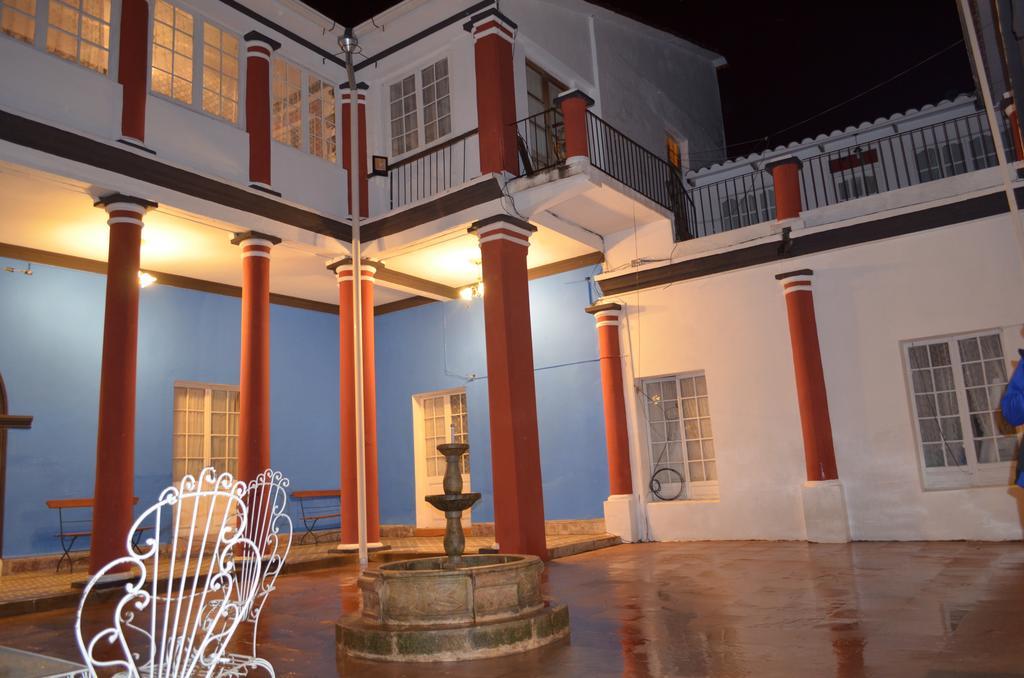 Casa Solariega Hostal B&B Sucre Bagian luar foto