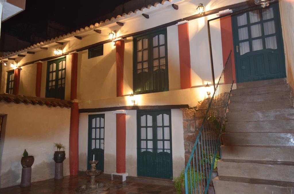 Casa Solariega Hostal B&B Sucre Bagian luar foto