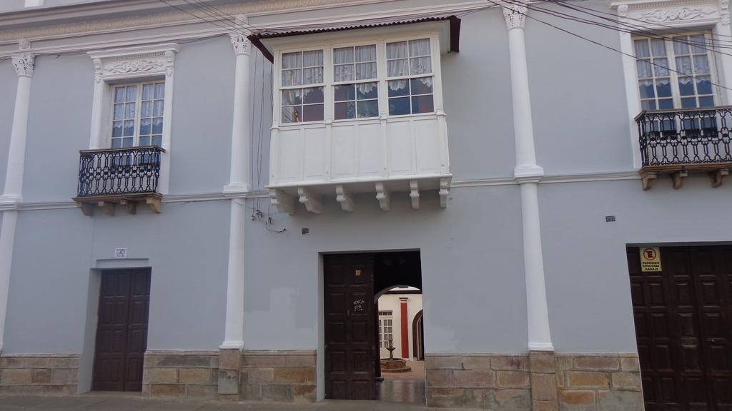 Casa Solariega Hostal B&B Sucre Bagian luar foto